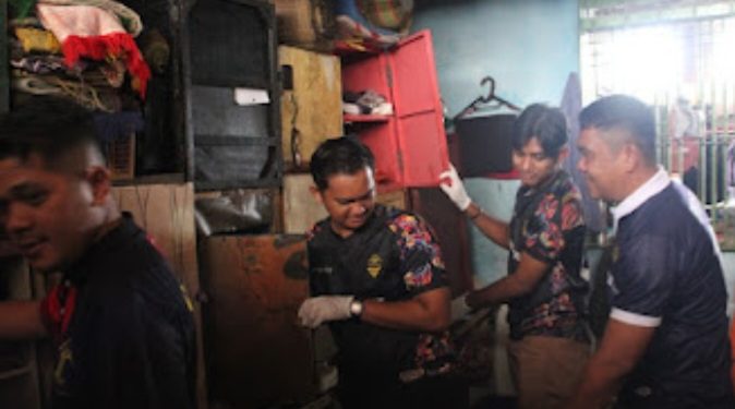 Konsisten Wujudkan Bebas Narkotika, Rutan Rengat Gelar Razia Kamar Hunian & Tes Urine Warga Binaan