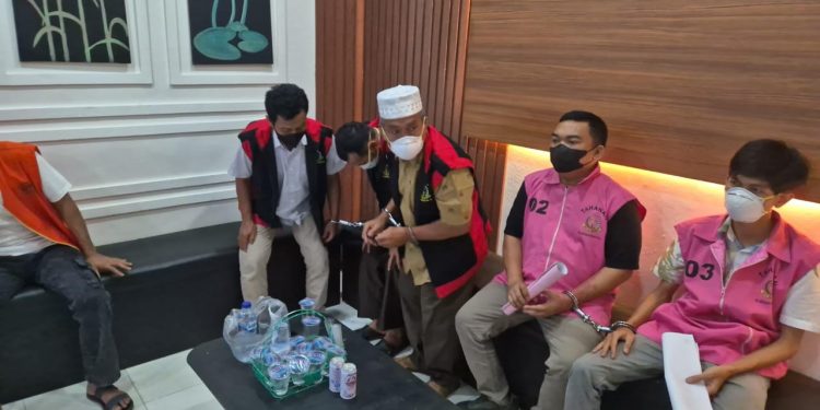 Kejari Rohul Tetapkan Dan Tahan 6 Tersangka Dugaan Tipikor Penyimpangan Penyaluran Pupuk Subsidi