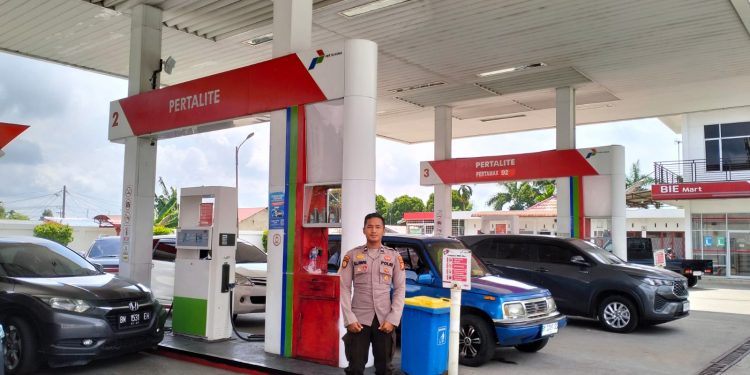 Polres Siak Laksanakan Pengamanan Di Sejumlah SPBU Jelang Natal Dan Tahun Baru